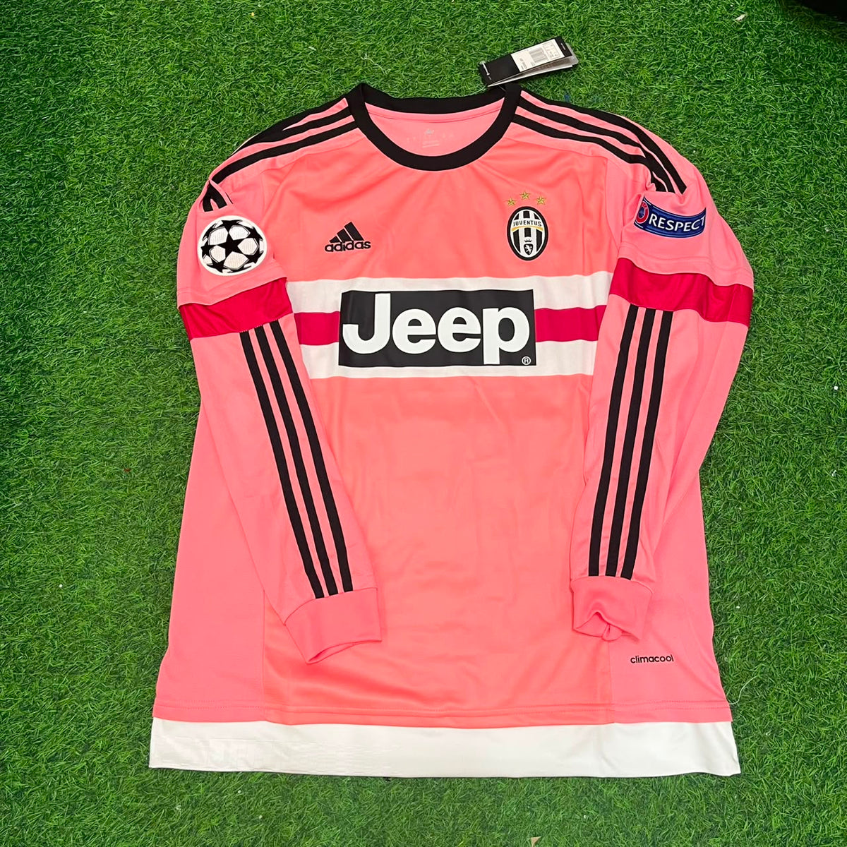Juventus Pink Retro 2015-2016 Pink Jersey – Patrice Evra – Front View