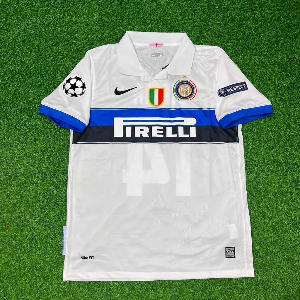Inter 2009/2010 White Retro Football Jersey – Patrick Vieira – Front View
