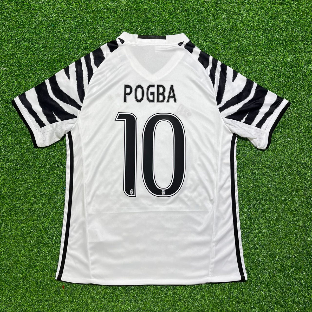 Juventus 2016 2017 Away White Retro Football Jersey – Paul Pogba #10 – Back View