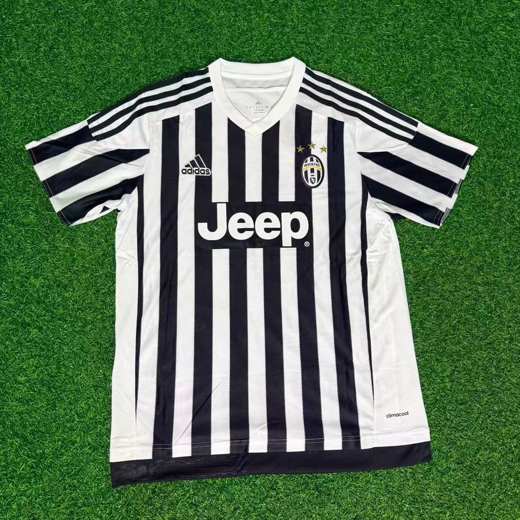 Juventus 2015-2016 Retro Home Football Jersey – Paul Pogba 6- – Front View