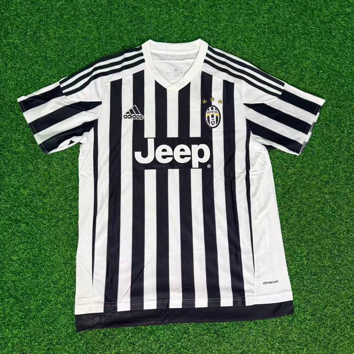 Juventus 2015-2016 Retro Home Football Jersey – Paul Pogba 6- – Front View