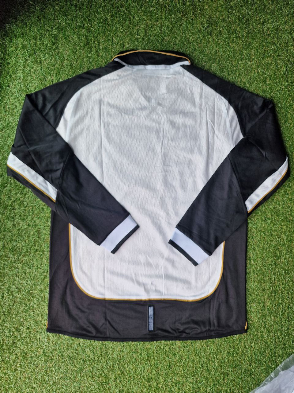 Manchester United 2002 Centenary Reversible Away Shirt Jersey – Front View