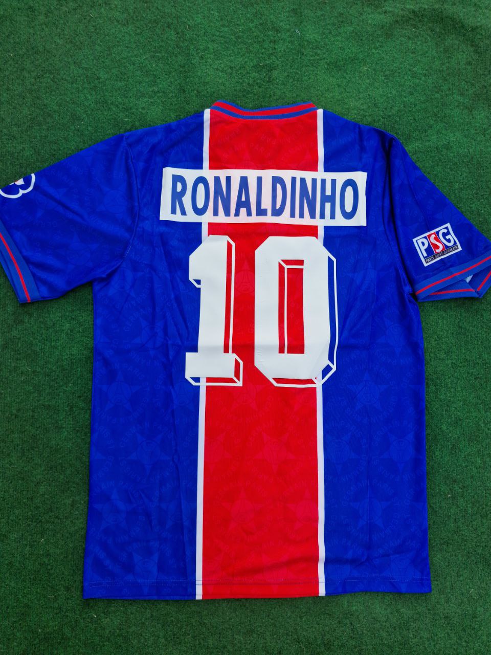 Ronaldinho Gaucho #10 Retro Football Jersey – Back View