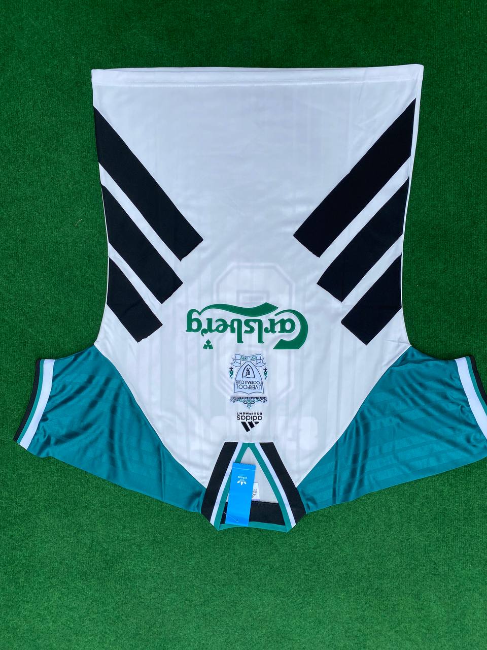 Fernando Torres Liverpool Retro Jersey – Detailed View