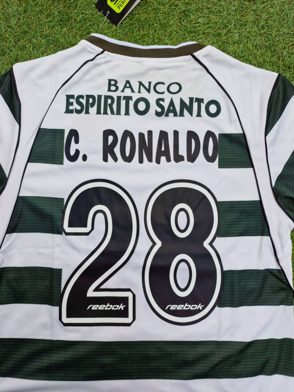 Sporting CP Lisbon Cristiano Ronaldo Number 28 Vintage Jersey – Detailed View