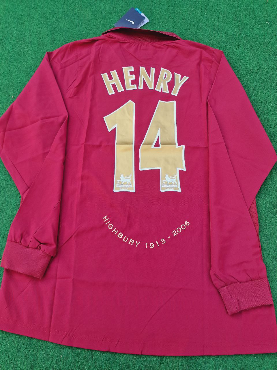Arsenal Retro 2005 Burgundy Long Sleeve Jersey – Front View