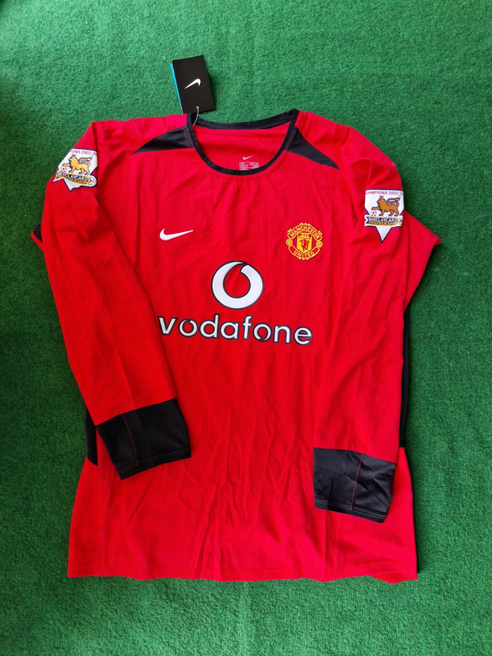 Cristiano Ronaldo Manchester United 2002 2004 Red Retro Long Sleeve Jersey – Front View