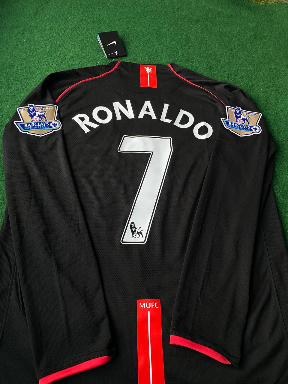 Cristiano Ronaldo 2007-2008 Manchester United Black Retro Jersey – 7
