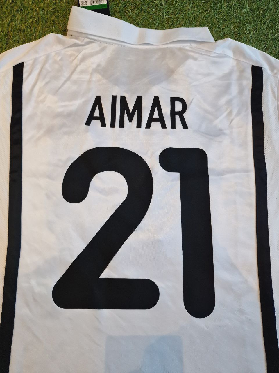 Pablo Aimar Valencia 2001 Milano Champions Final Retro Football Jersey – Detailed View