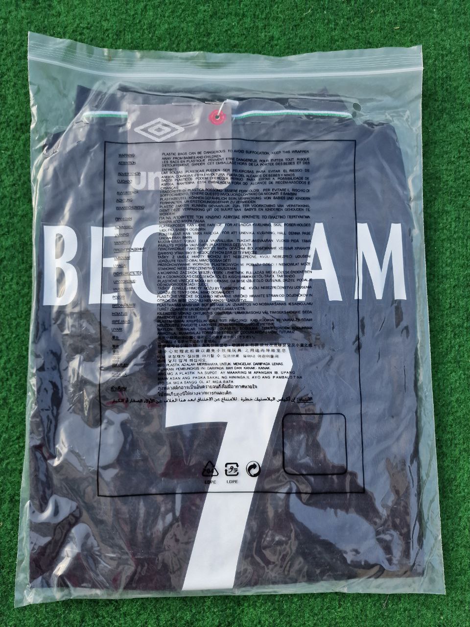 1998 David Beckham Manchester United 1999 Black Retro Football Jersey – 6