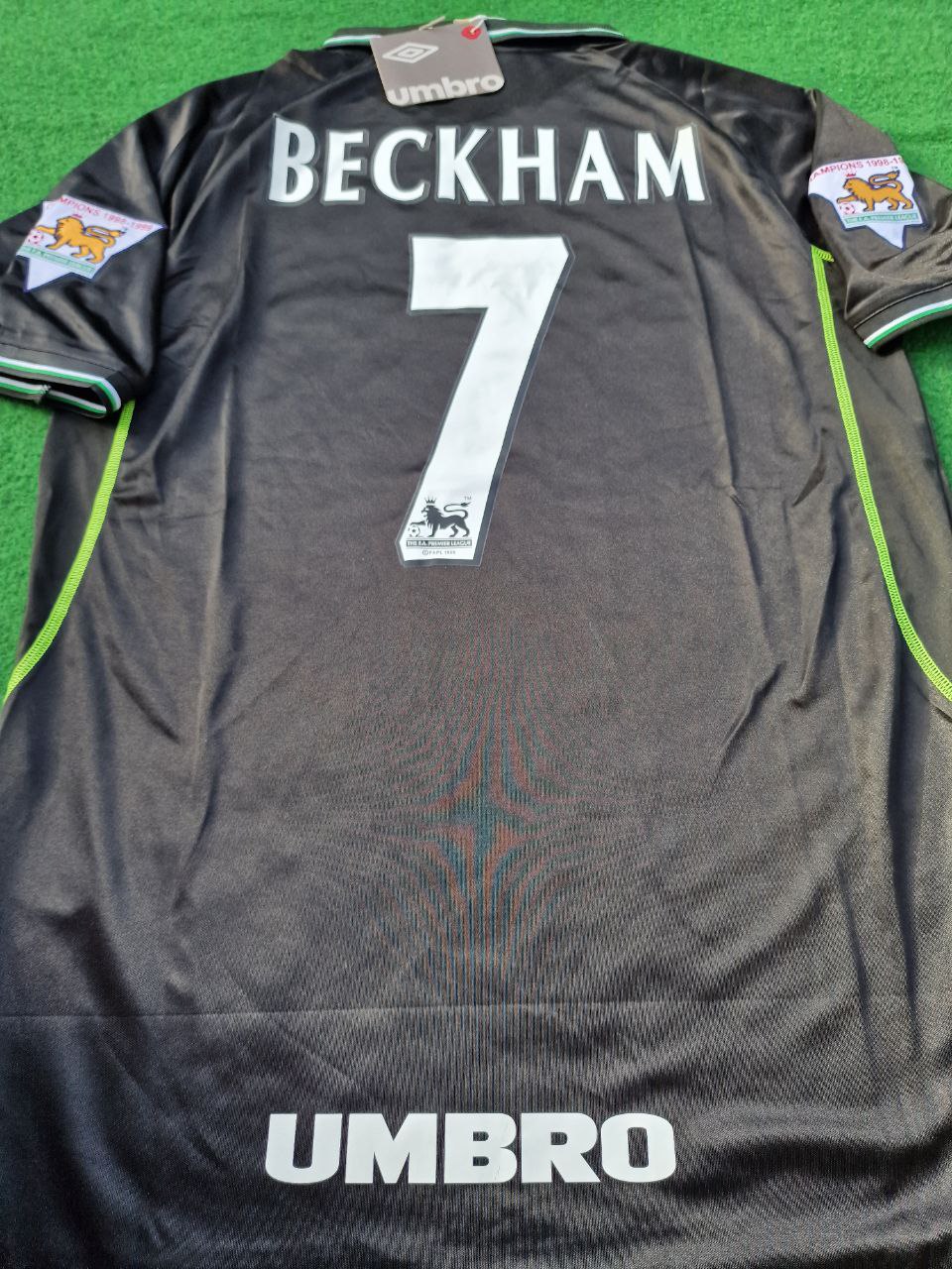 1998 David Beckham Manchester United 1999 Black Retro Football Jersey – Detailed View