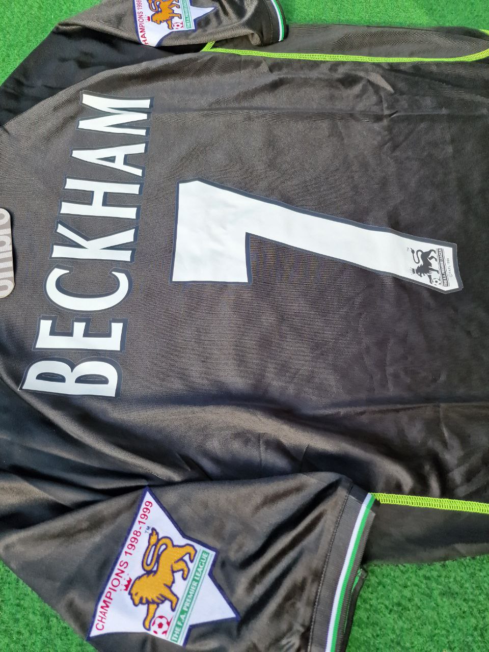 1998 David Beckham Manchester United 1999 Black Retro Football Jersey – 5
