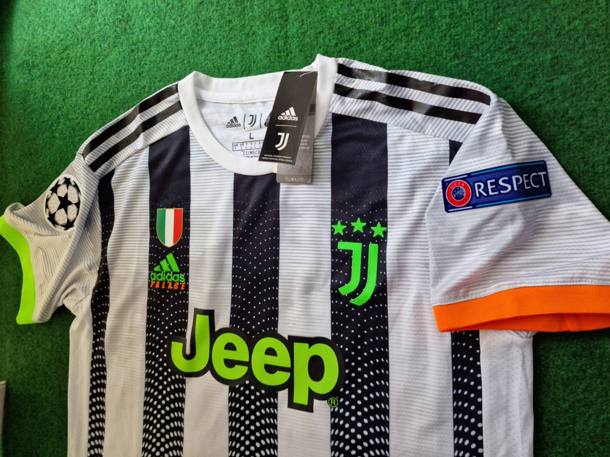 Cristiano Ronaldo 7 – Juventus 2019-20 Home Jersey | Retro Kit | | – Detailed View