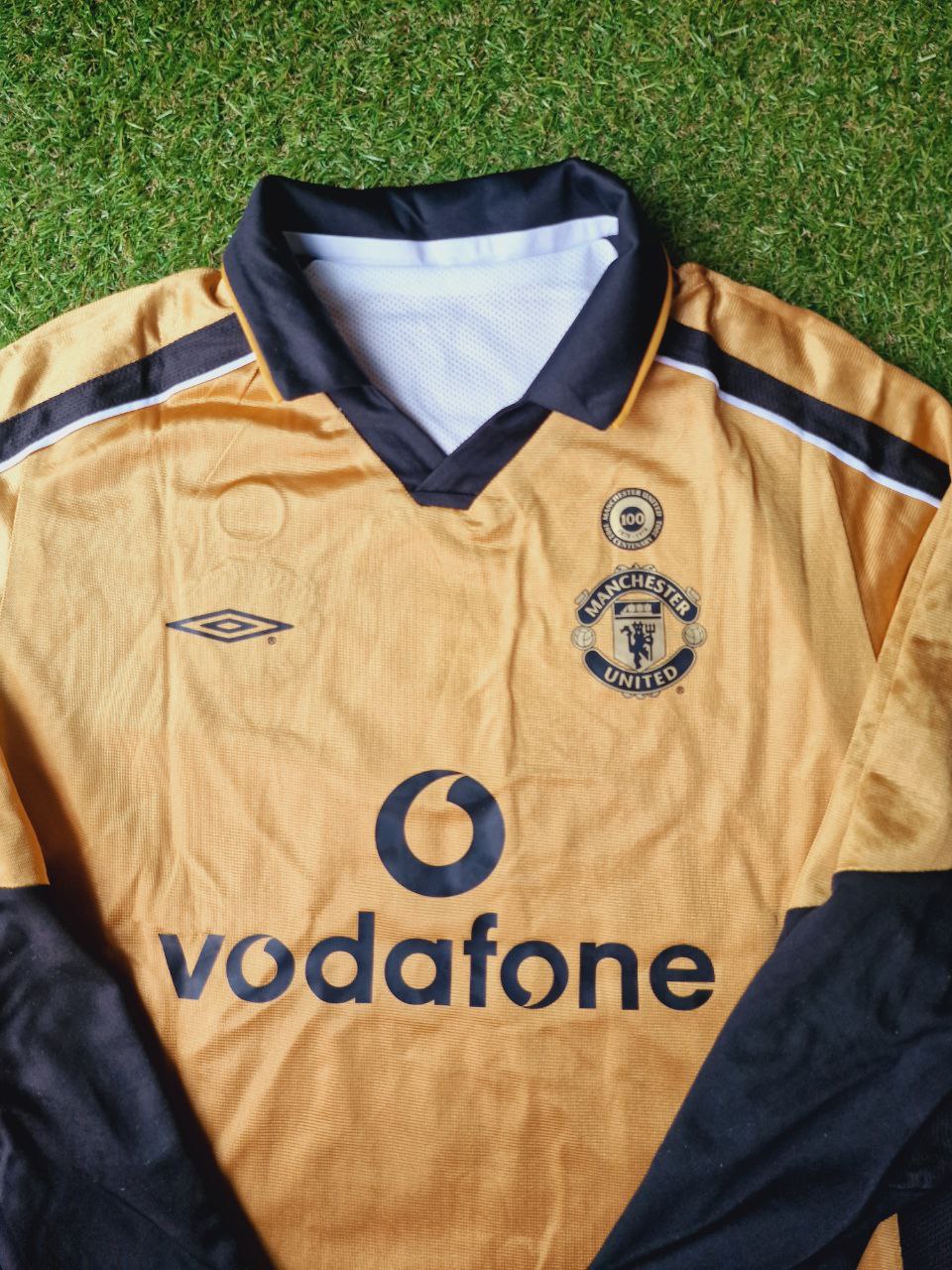 Manchester United 01/02 Reversible Away Shirt Retro Football Jersey – Detailed View