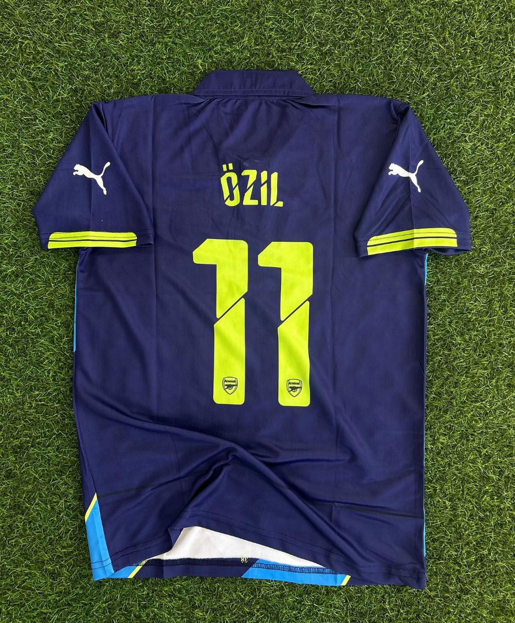 Mesut Ozil Arsenal Retro Jersey – Detailed View