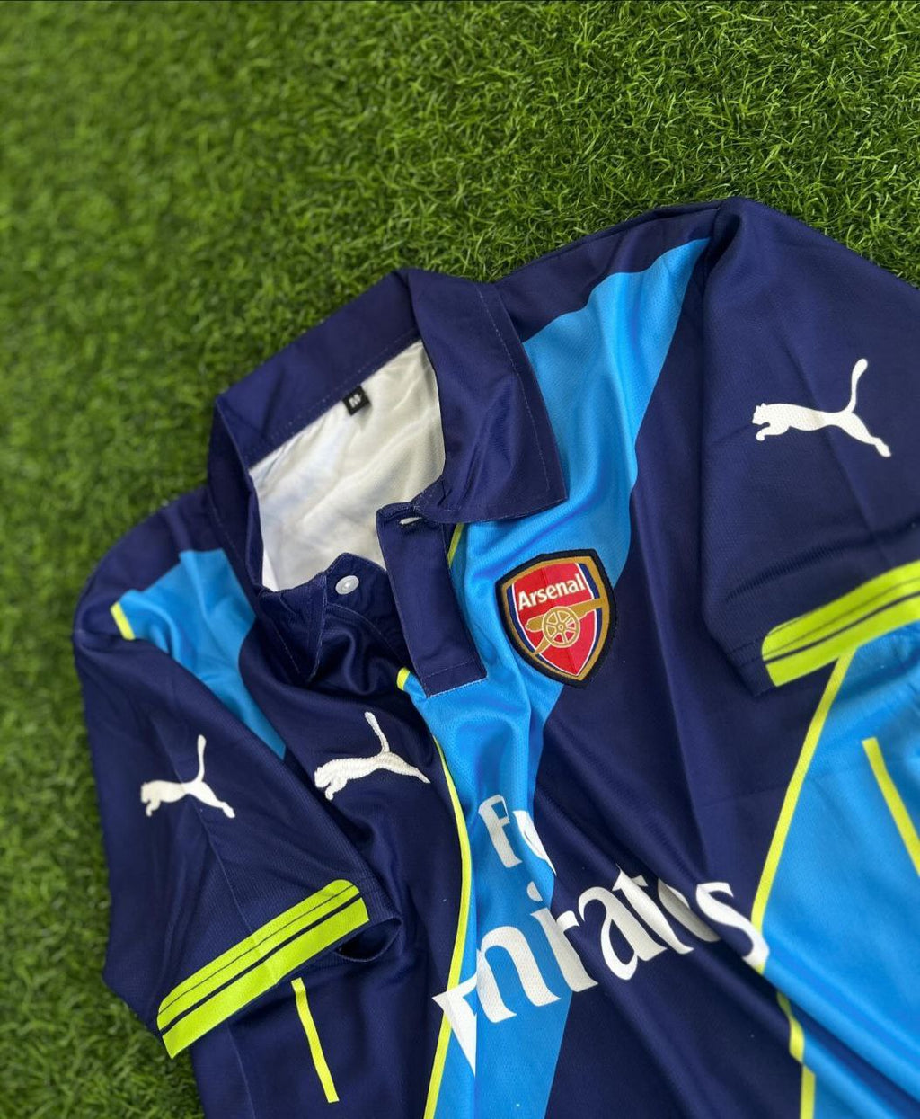 Mesut Ozil Arsenal Retro Jersey – 6