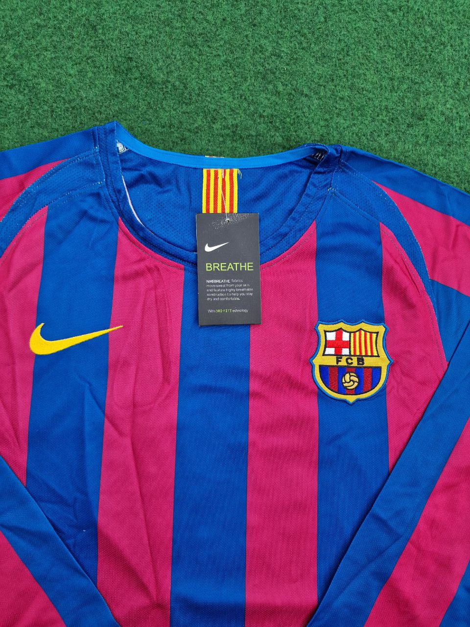 Carles Puyol Barcelona 2014 Retro Jersey – Detailed View