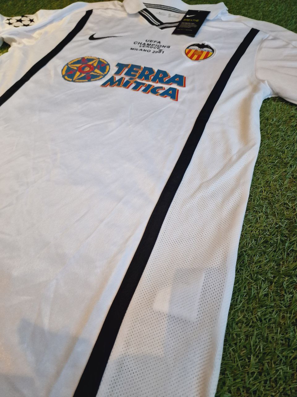 Gaizka Mendieta Valencia 2001 Milano Champions Final Retro Jersey – Detailed View