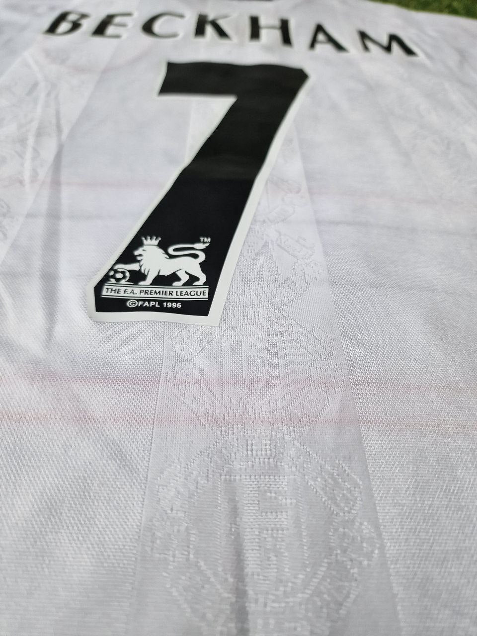 David Beckham Manchester United White Retro Football Jersey – 6