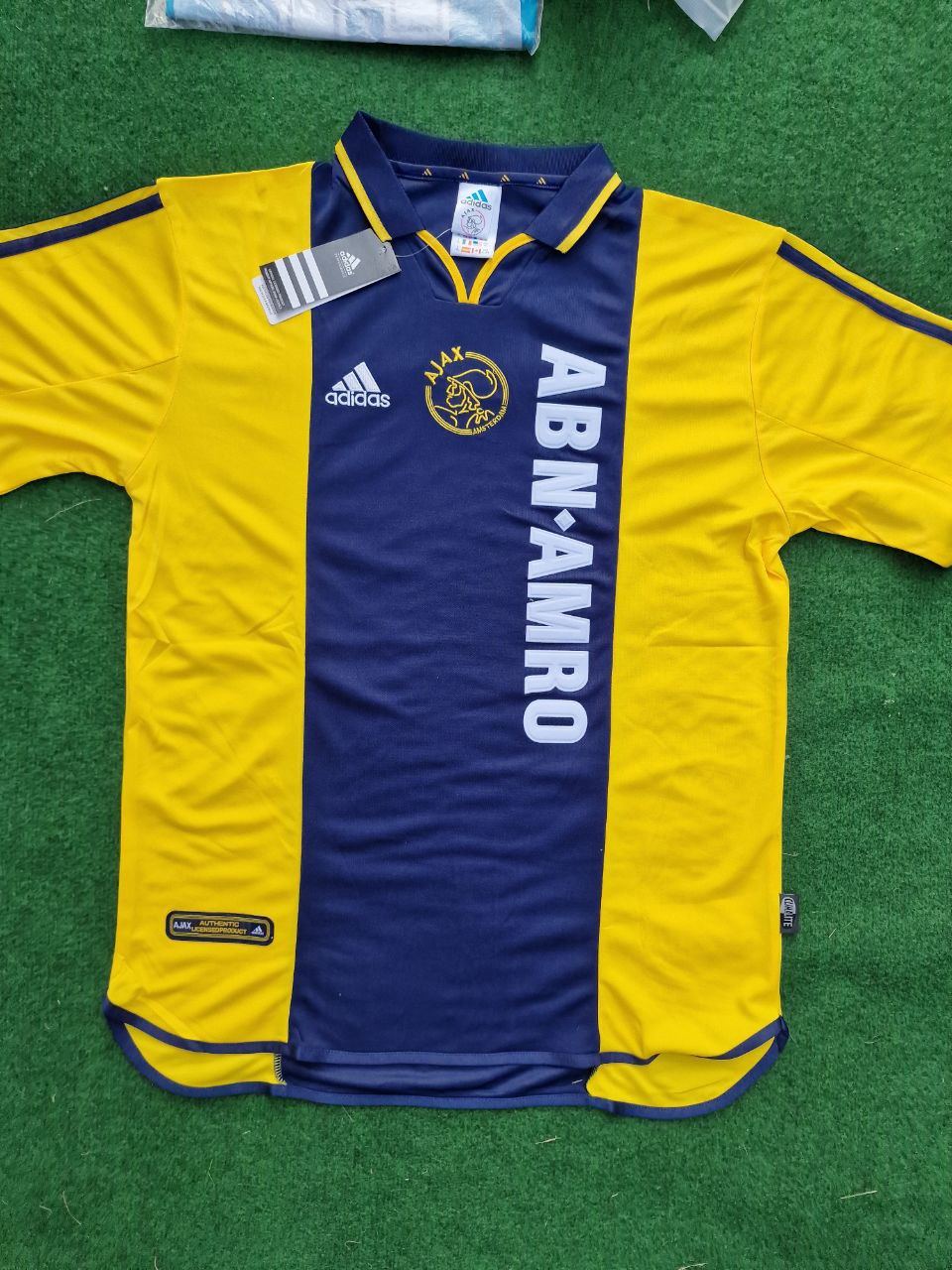Ajax Retro 2000-2001 Season Jersey – Detailed View