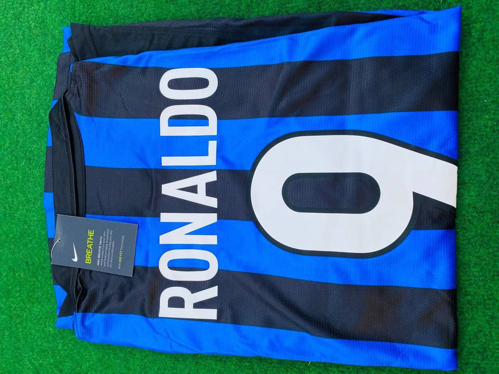 Ronaldo Nazario El Fenomeno R9 - Inter Retro Jersey – Detailed View