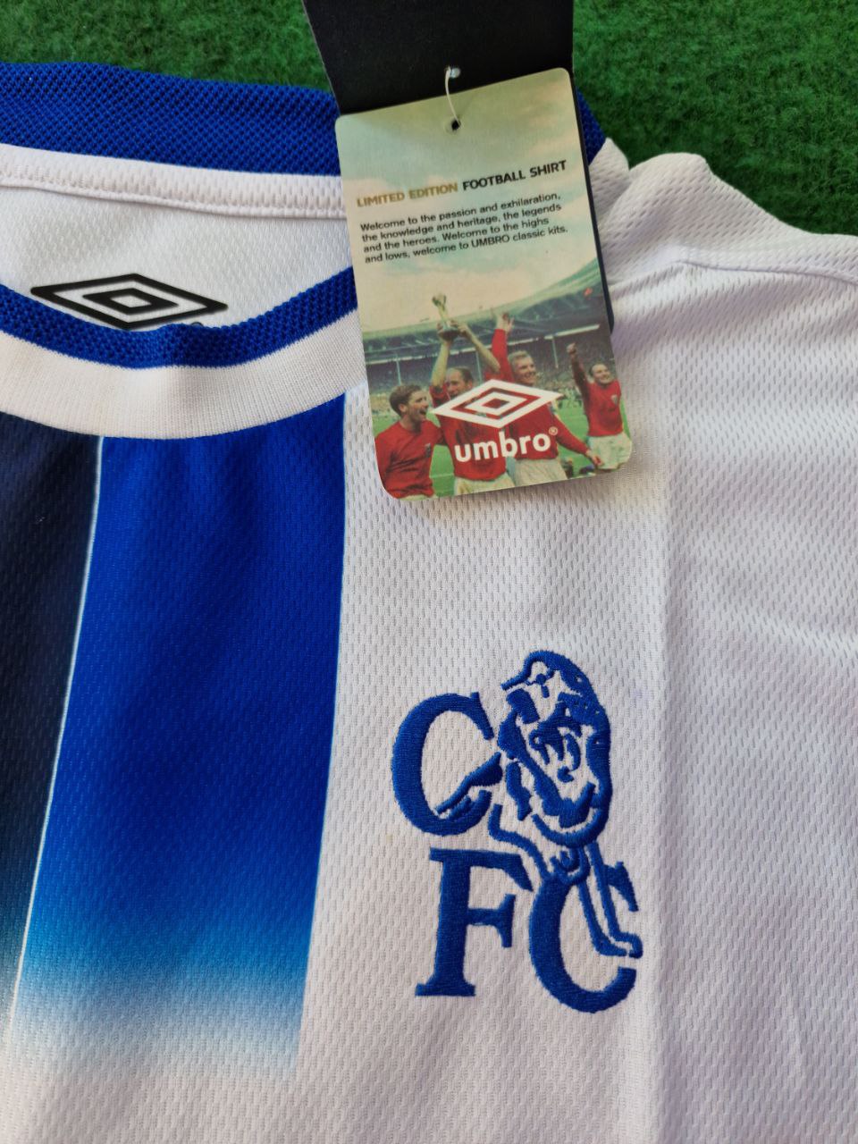 2004 Eidur Gudjohnsen Chelsea Away Retro Football Jersey – Detailed View