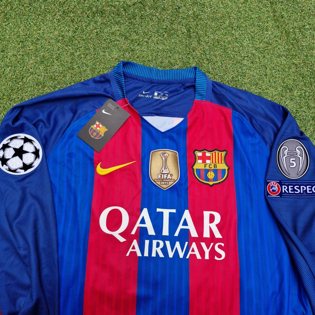 2016 Luis Suárez Barcelona World Champions Patch Long Sleeve Football Jersey – Detailed View