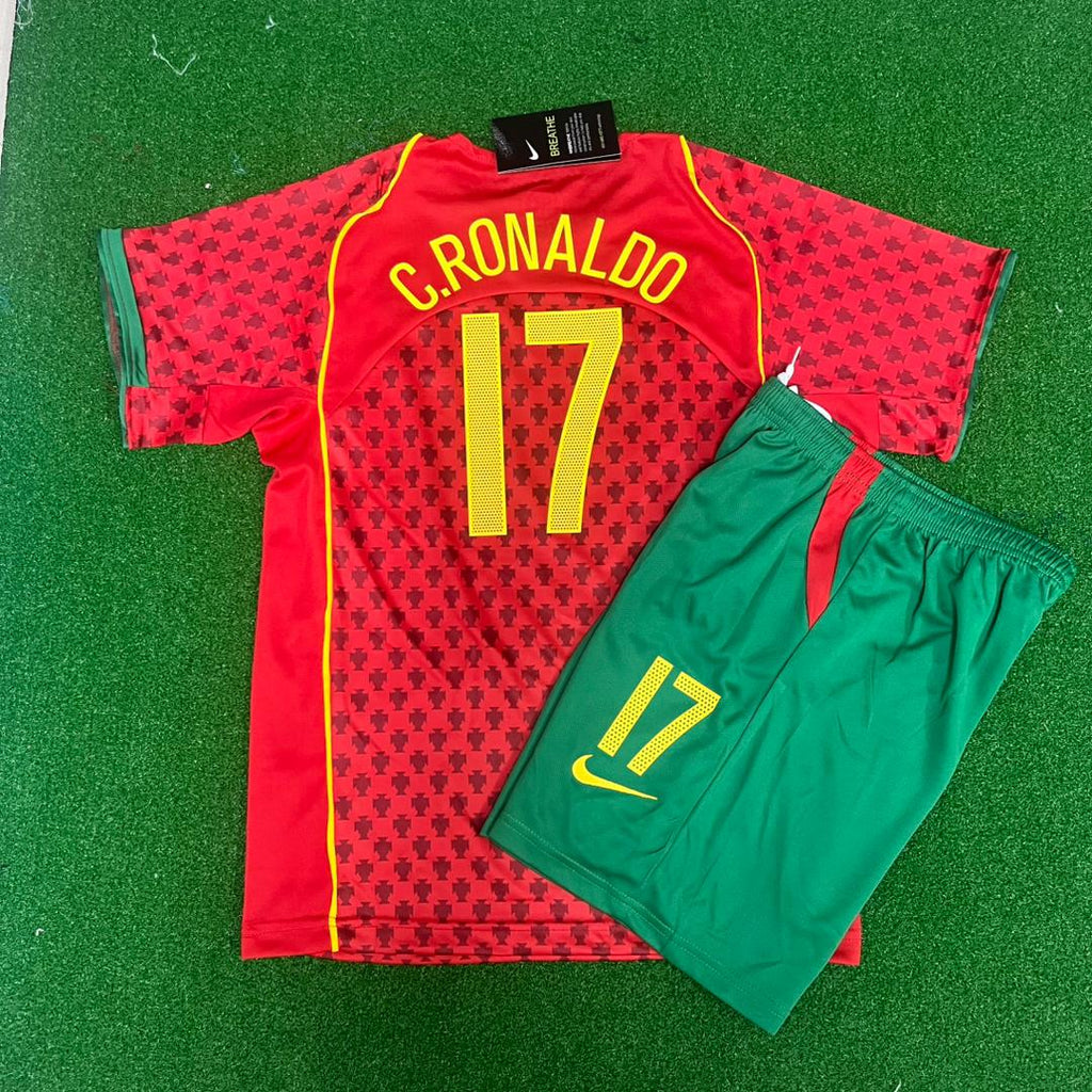 Cristiano Ronaldo Portugal 2004 Home Kids Kit – Kit Jersey for Children – | KinderTrikot | Enfant Personnalisable – Detailed View