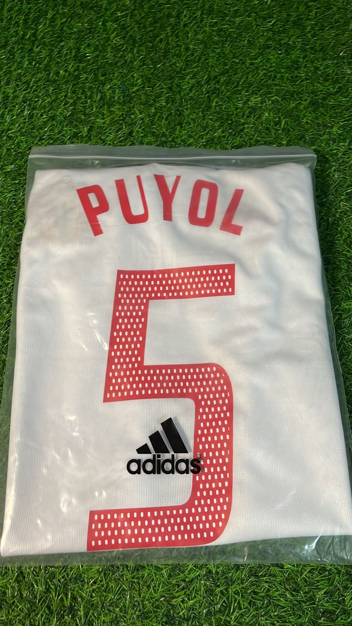 Carles Puyol 02-03 Spain White Retro Football Jersey – Detailed View