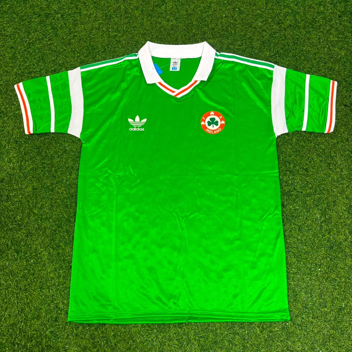 Ray Houghton Ireland 1988/90 Retro Green Football Jersey – Front View