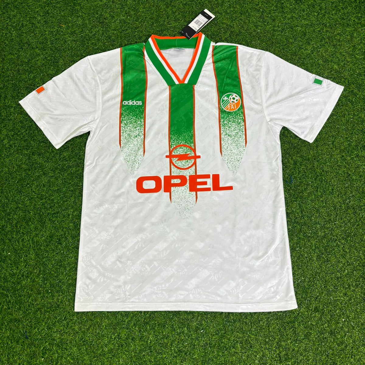 Ireland 1994 Season Away Retro Football Jersey – Ray Houghton – Front View