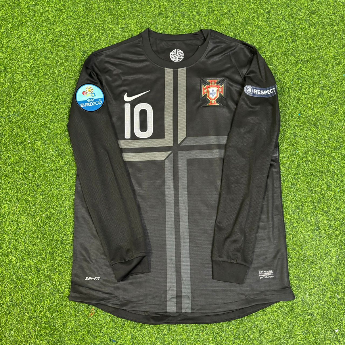 Ricardo Quaresma #10 Portugal Euro 2012 Away Black Long Sleeve Retro Football Jersey – Front View