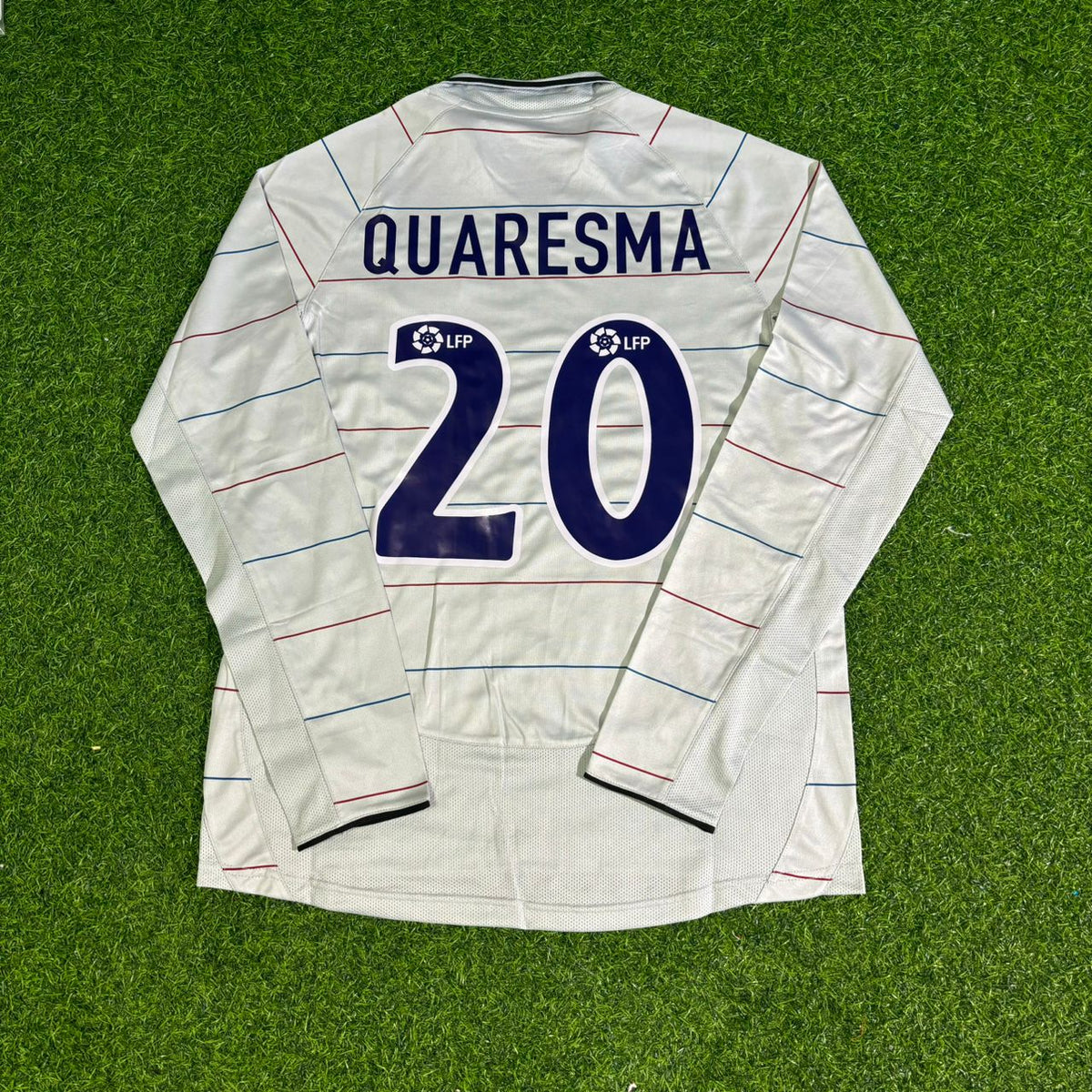 Ricardo Quaresma #20 Barcelona 2003 2004 Away Long Sleeve Retro Football Jersey – Back View