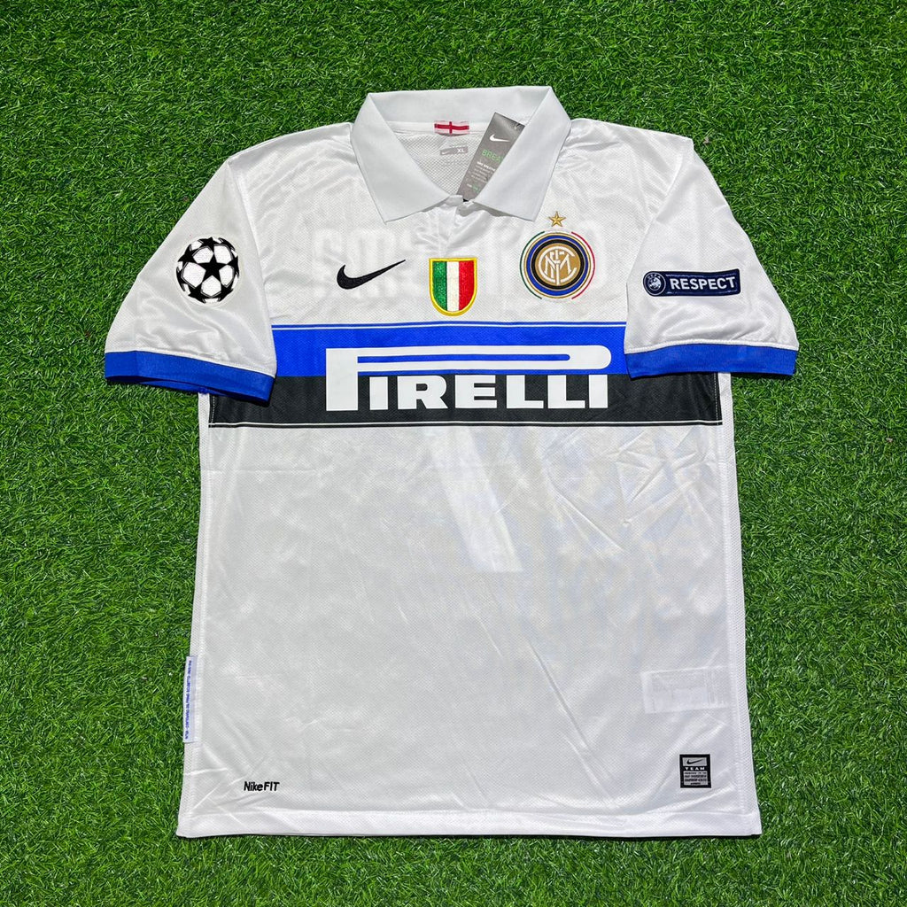 Inter 2009/2010 White Retro Football Jersey – Maicon – Front View
