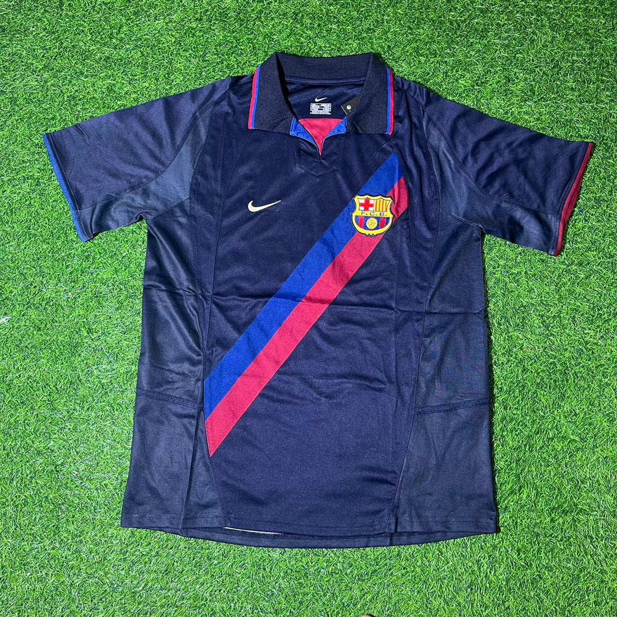 Rivaldo Barcelona Retro Season Retro Football Jersey – Front View