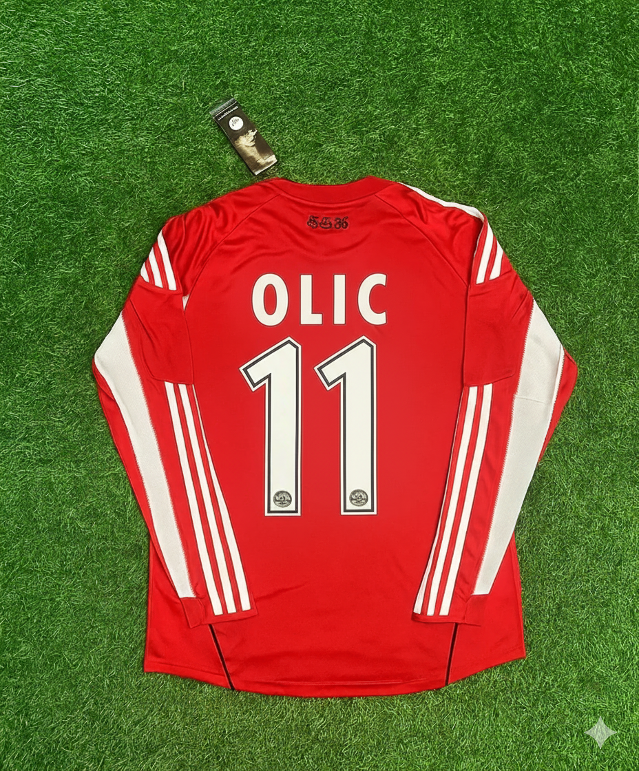 Ivica Olic FC Bayern Munich 2010/11 Red Retro Jersey – Back View