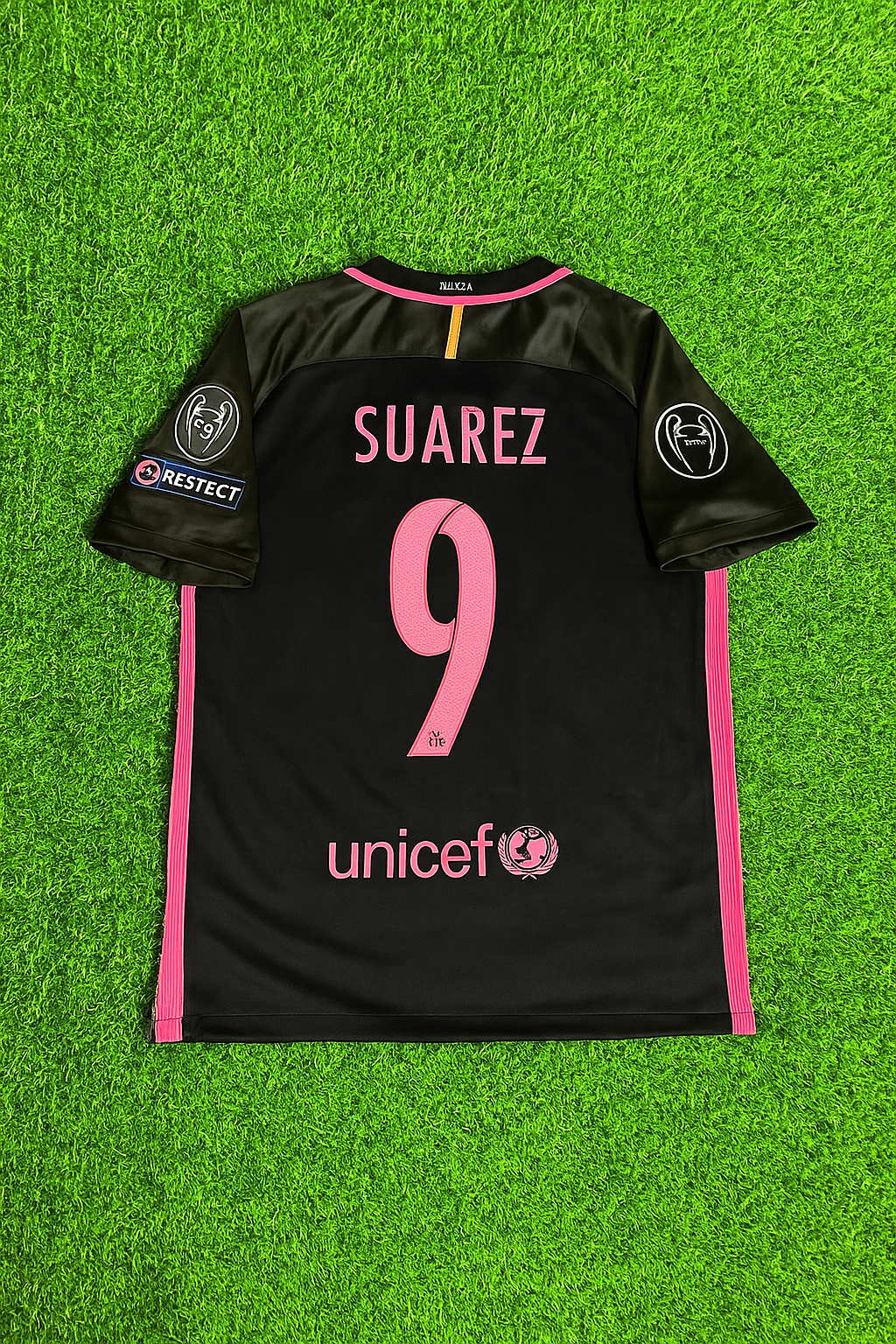 2014/15 Luis Suarez Barcelona Retro Black Pink Football Jersey – Back View