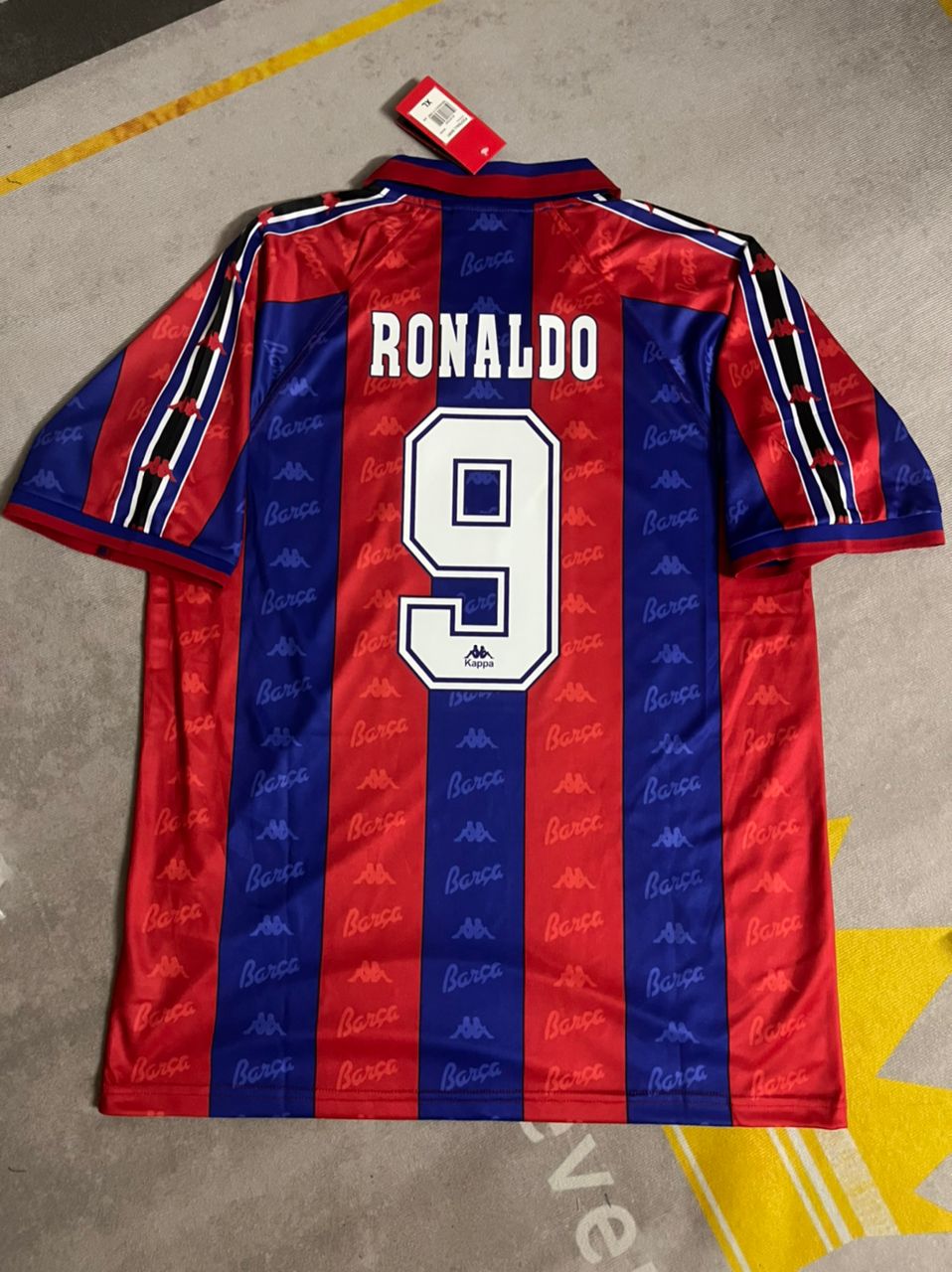 Ronaldo Nazario r9 Barcelona 1996 1997 Retro Jersey – Detailed View