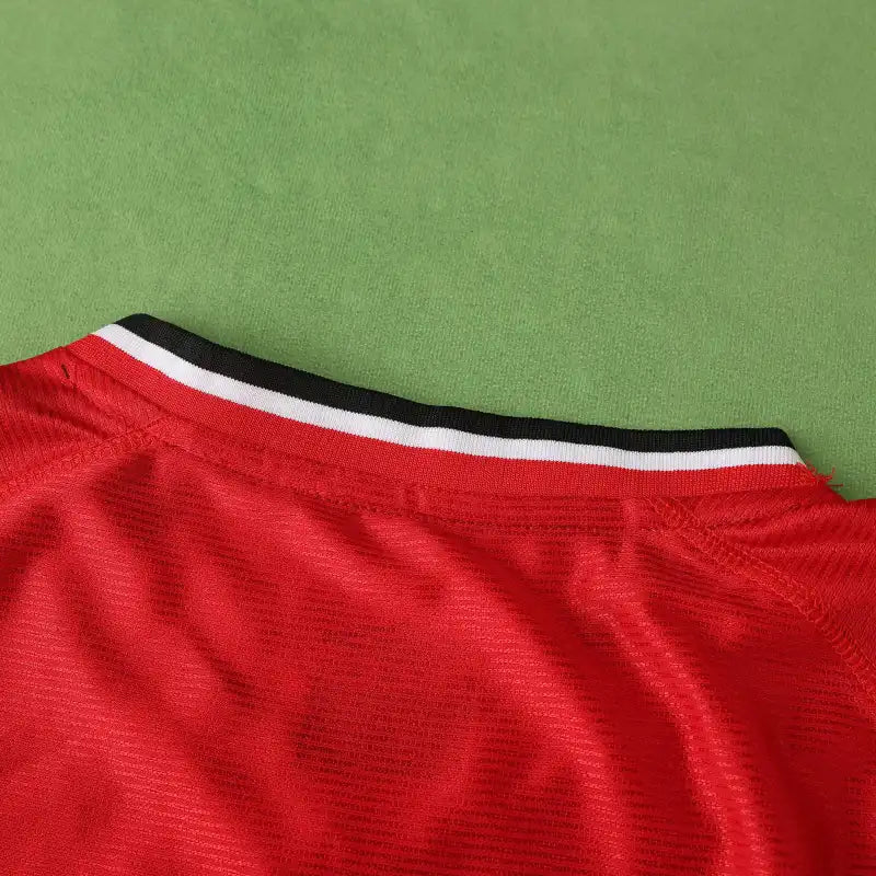 Manchester United F.C 00/02 Season Home Red Retro Jersey – 4