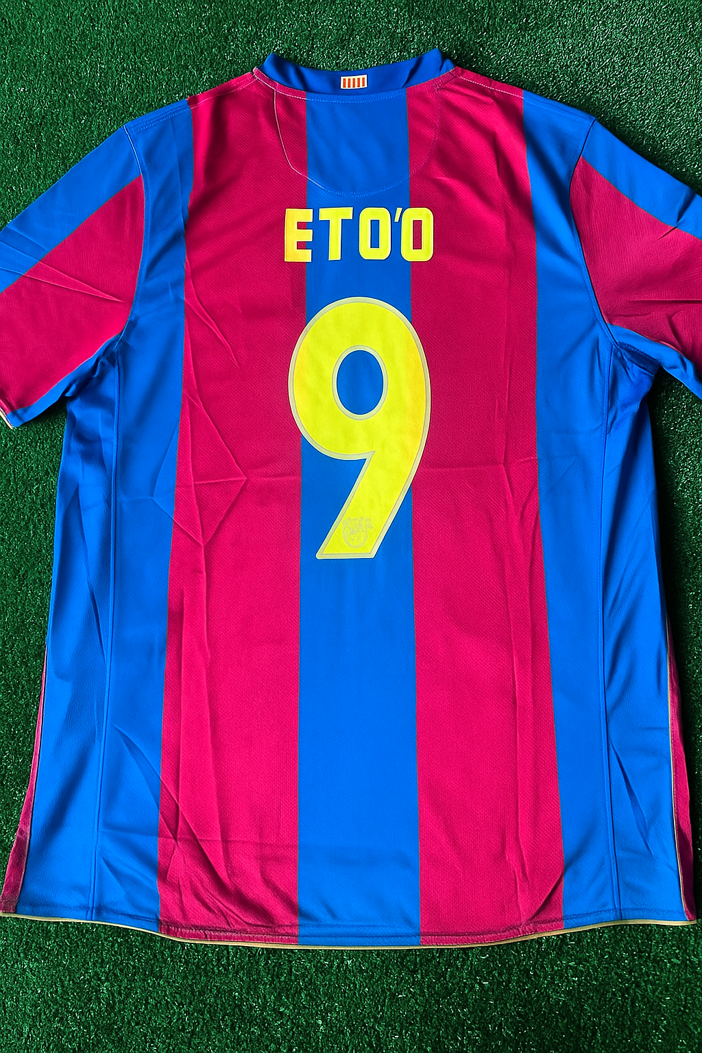 2007 Samuel Eto'o Barcelona 2008 Retro Football Jersey – Back View
