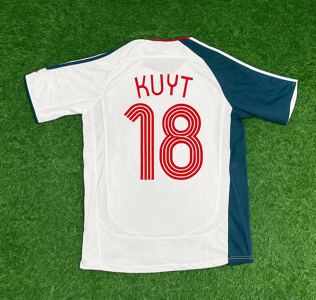 2006 Dirk Kuyt Liverpool 2007 White Retro Football Jersey – Back View