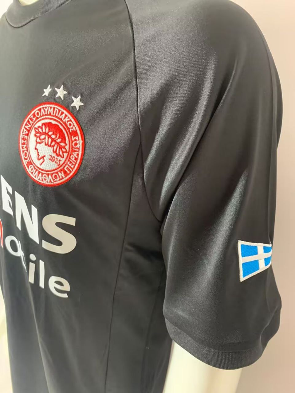 2004/05 Giovanni Silva de Oliveira Olympiacos Black Home Retro Football Jersey – Detailed View