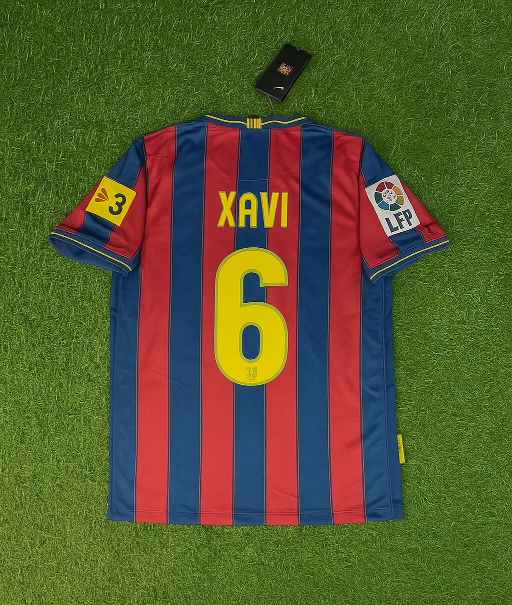 2009/10 Xavi Hernandez 6 - Barcelona Home Retro Football Jersey – Back View