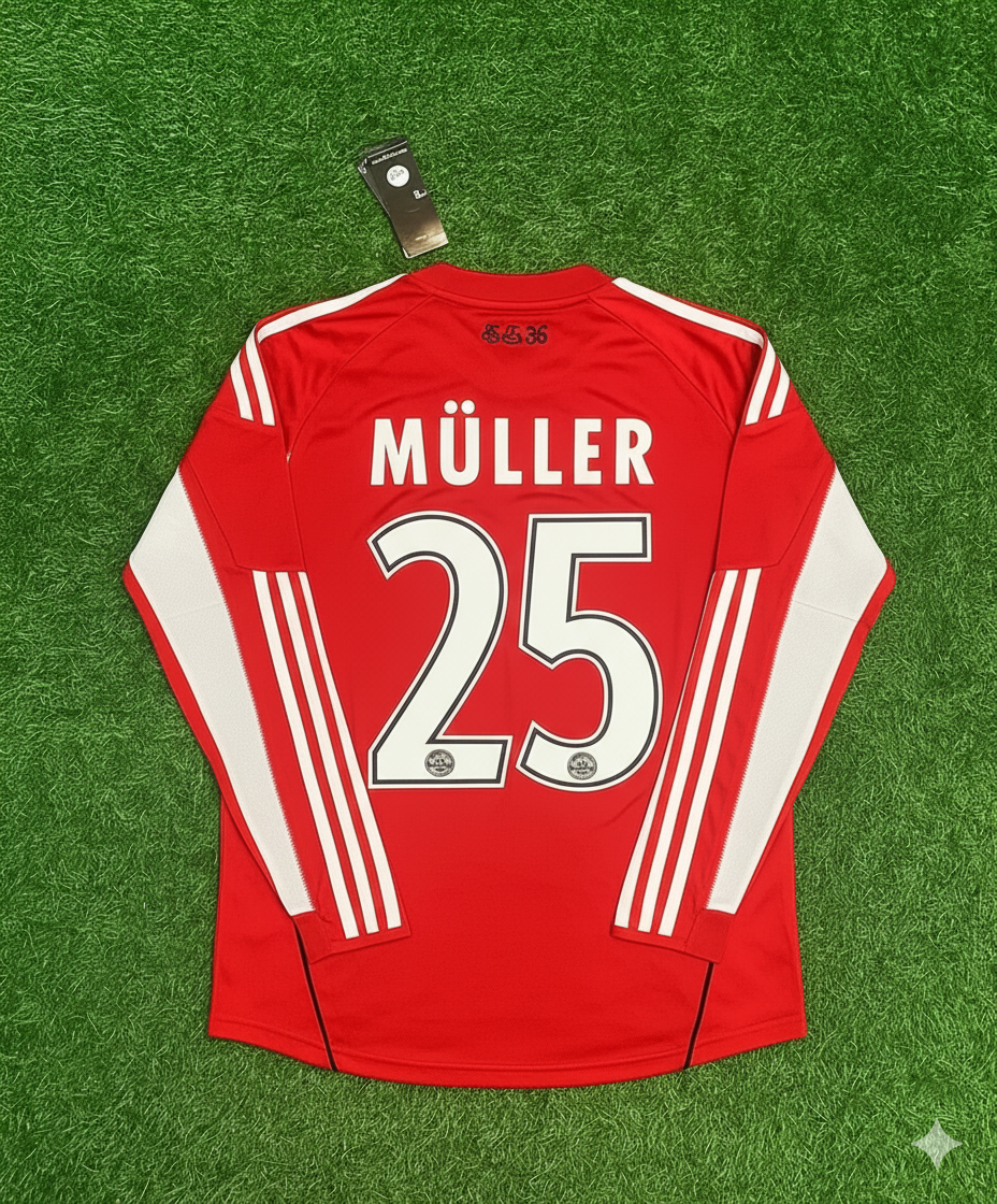 Thomas Müller FC Bayern Munich 2010/11 Red Retro Jersey – Back View