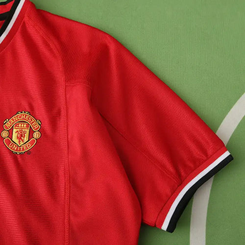 00/02 Manchester United F.C Home Red Retro Football Jersey – Front View