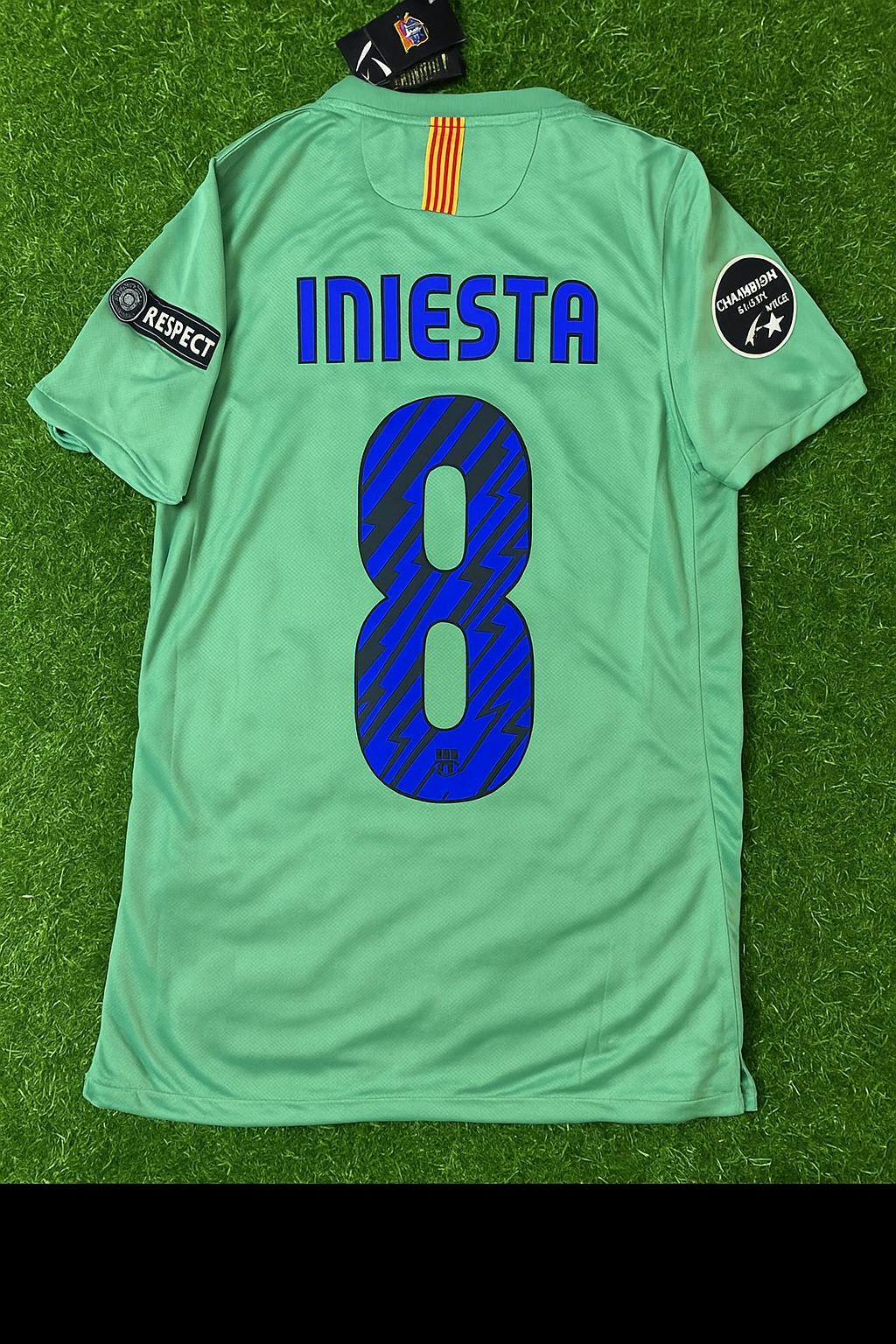 2011/12 Andres Iniesta 8 - Barcelona Blue Red Home Retro Football Jersey – Back View