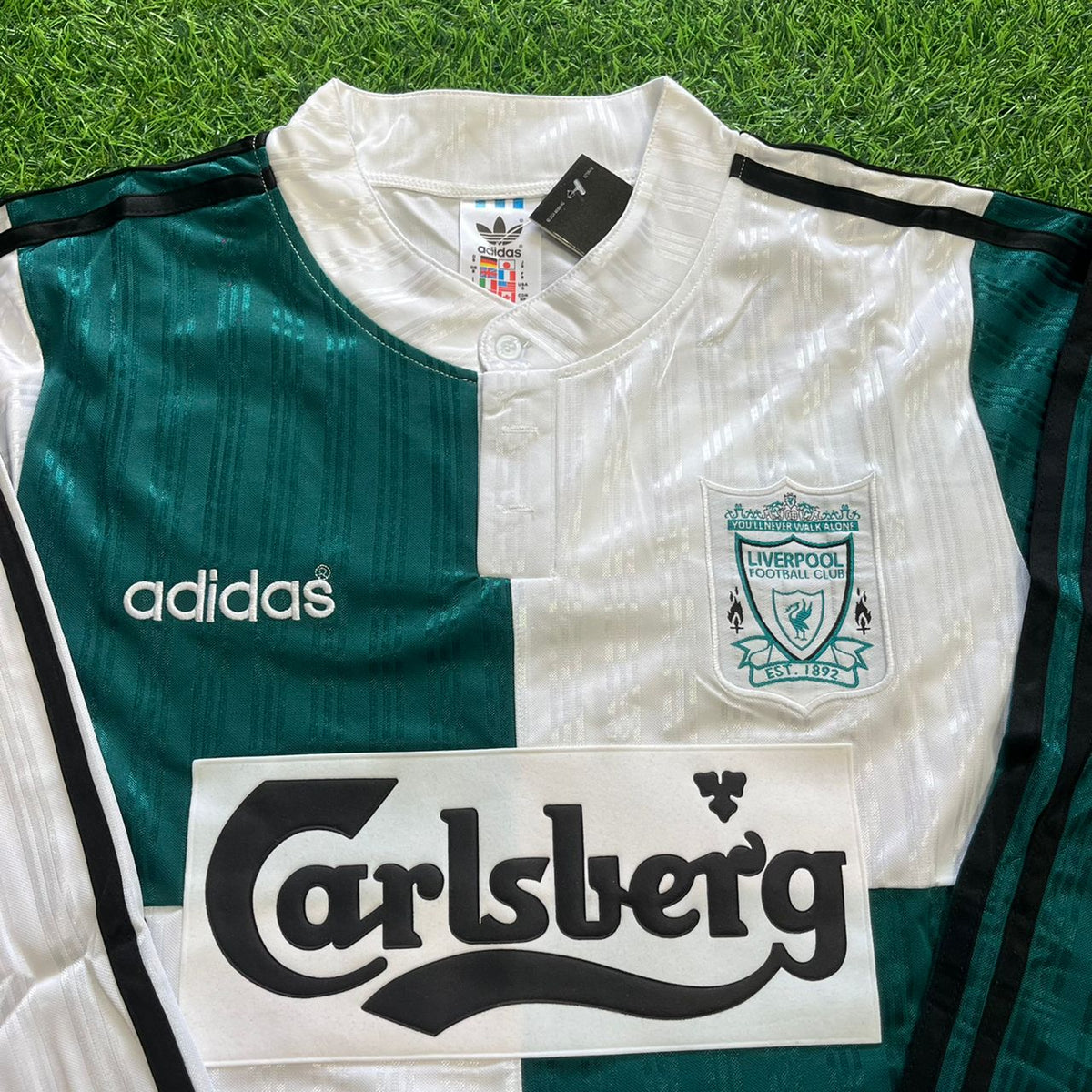 1995 Robbie Fowler Liverpool 1996 Away Retro Football Jersey – Detailed View