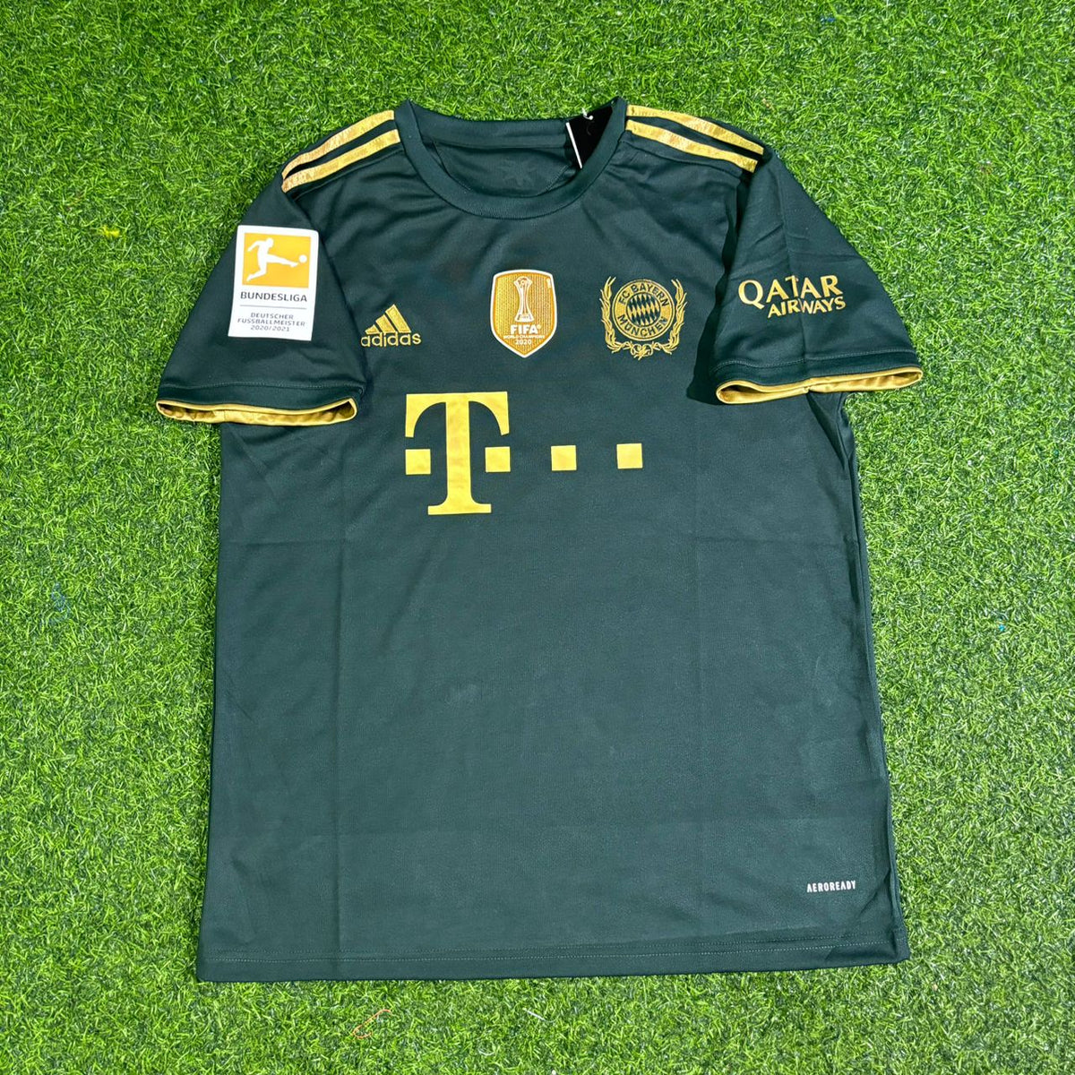 Bayern Munich 2021 2022 Oktoberfest Special Edition Jersey – Robert Lewandowski #9 – Front View