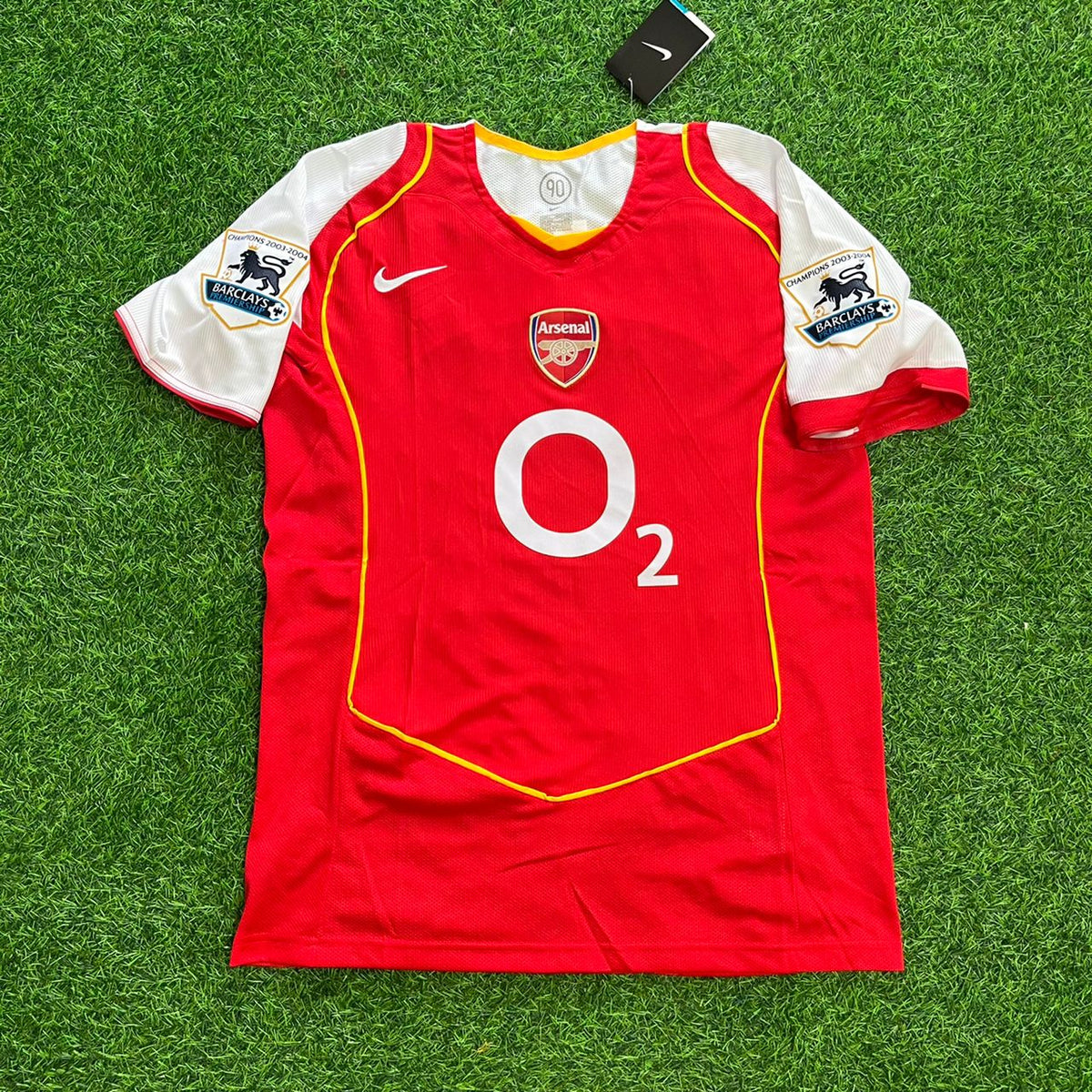 Robert Pires #7 - Arsenal 2004/2005 O2 Red Retro Kit Jersey – Front View