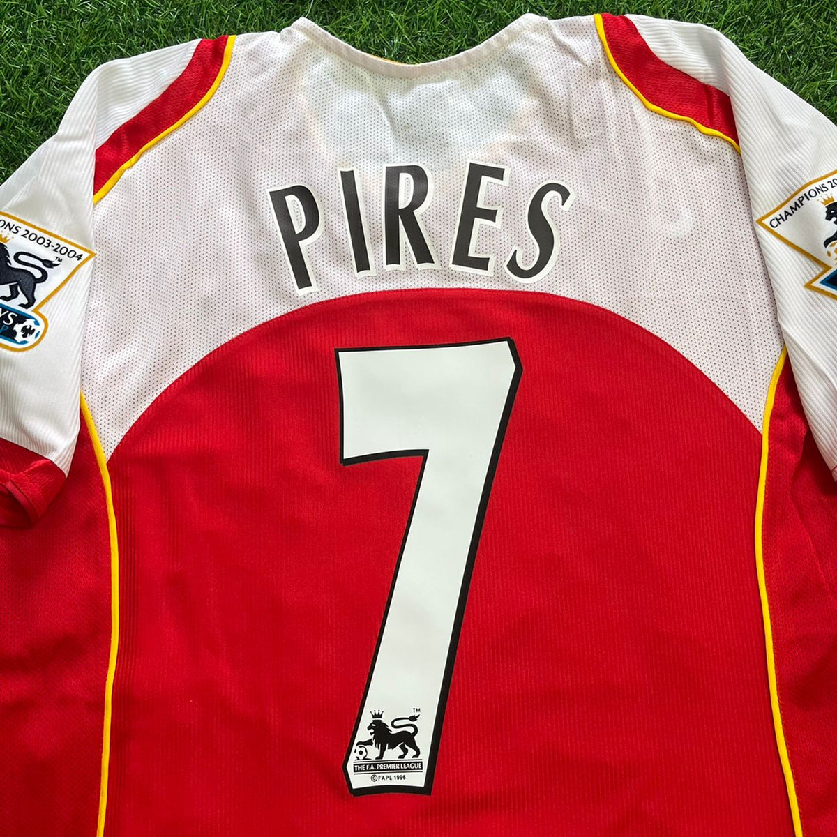 Robert Pires #7 - Arsenal 2004/2005 O2 Red Retro Kit Jersey – Detailed View